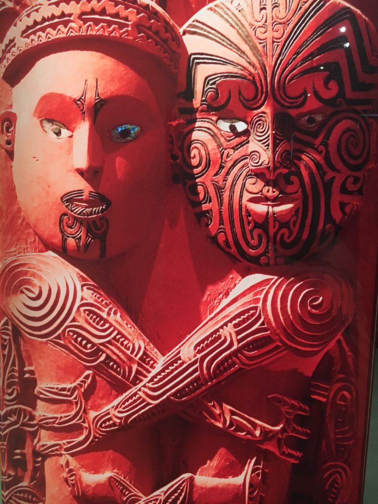 Escultura Maori