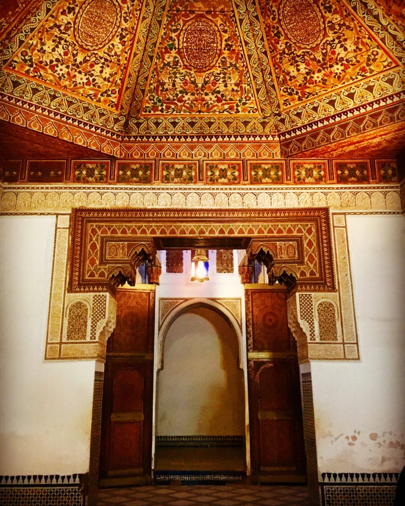 Detalhes de um dos tetos e pórticos do palácio da Bahia