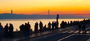 VIAGENS, SOCIEDADE E ENVELHECIMENTO ATIVO NA VISÃO DE ESPECIALISTAS