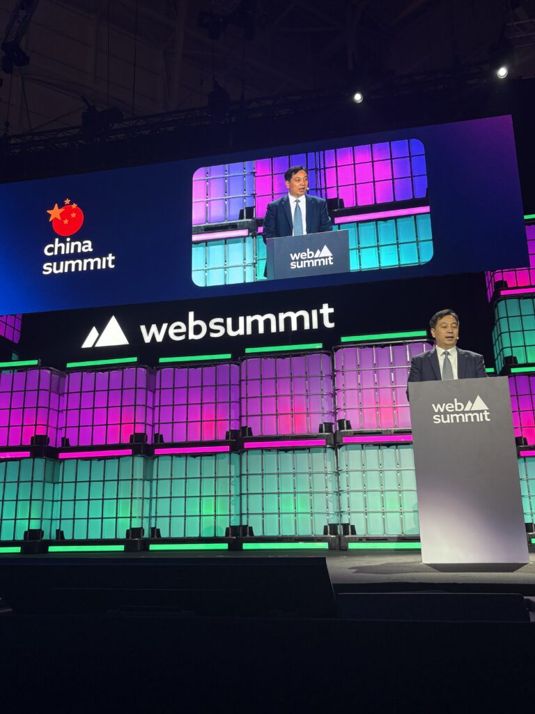 WEB SUMMIT LISBOA 2025: O PIX BRASILEIRO DESAFIA MONOPÓLIOS E A CHINA RECONFIGURA O FUTURO DA INOVAÇÃO