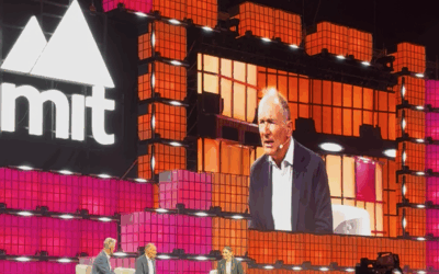 WEB SUMMIT 2025: SIR TIM BERNERS-LEE, O CRIADOR DA INTERNET, CULPA A PROGRAMAÇÃO PELA TOXICIDADE NAS REDES SOCIAIS